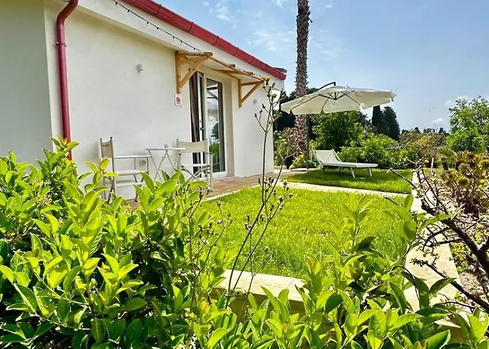 فندق مبيت وإفطار Dimora Idruntina 3*
