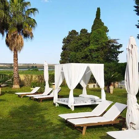Dimora Idruntina Couette-café 3*