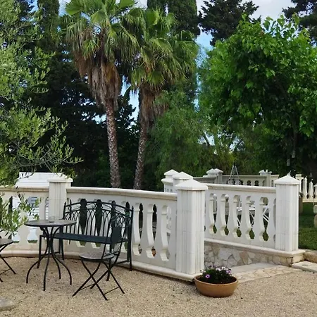 Dimora Idruntina فندق مبيت وإفطار